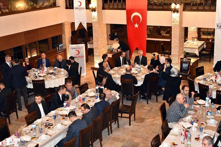 Kızılay’ın yeni binası için yardım gecesi düzenlendi G3