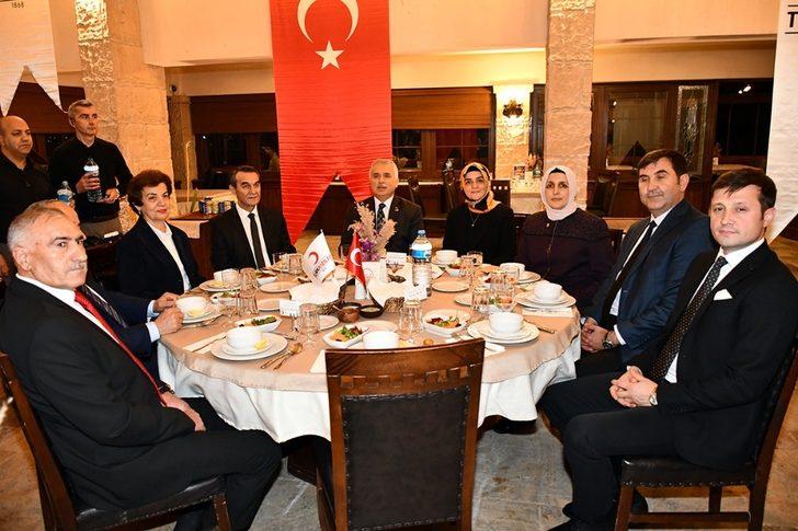 Kızılay’ın yeni binası için yardım gecesi düzenlendi G4