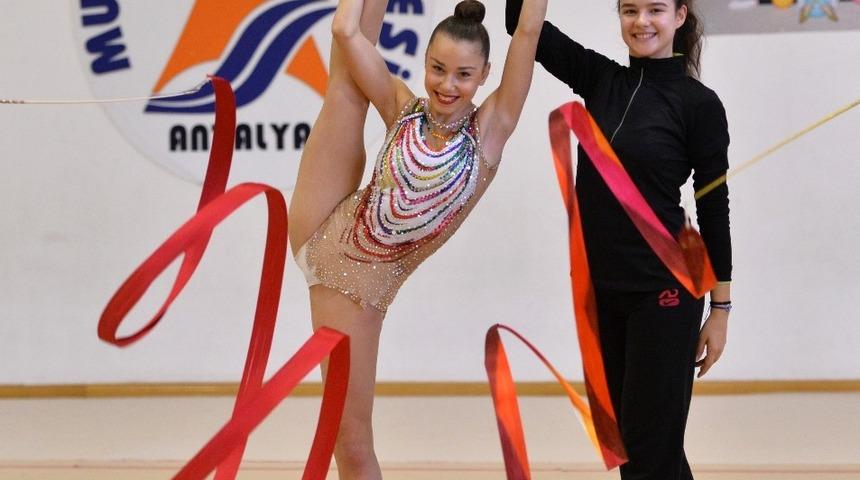 Yılın sporcuları Muratpaşa’dan