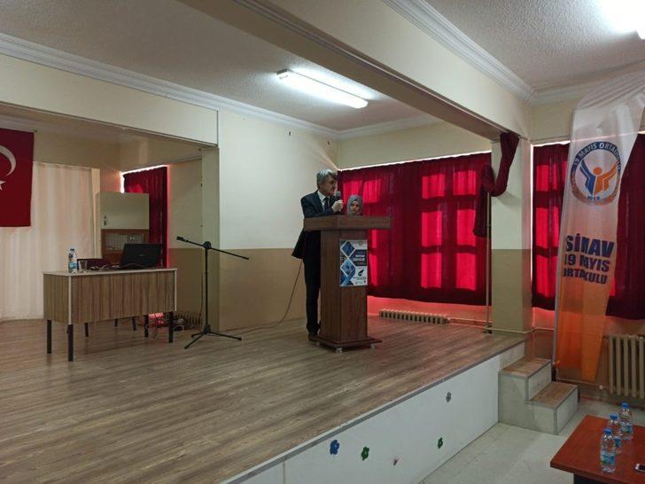 Rektör Uysal’dan TÜBİTAK Bilim Söyleşisi G3