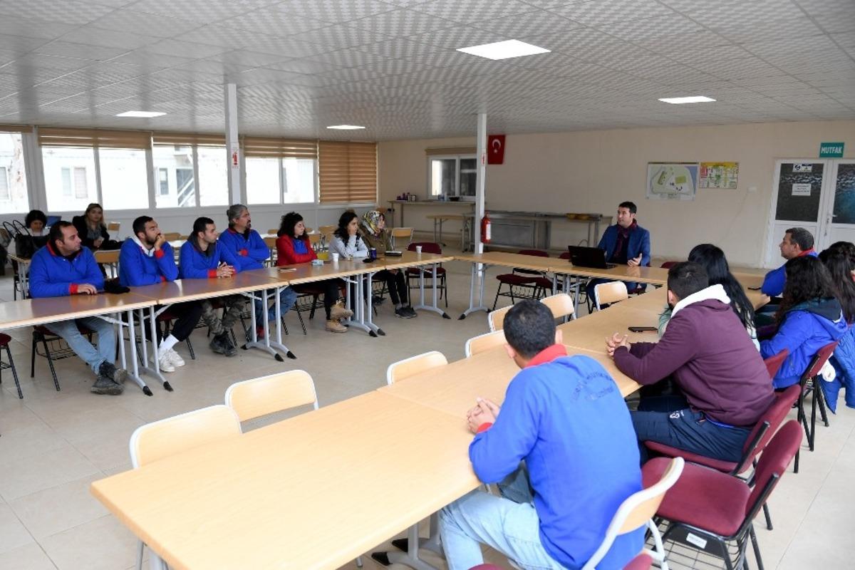 Gen&ccedil;lik Kampı personeline takım &ccedil;alışması ve inovasyon eğitimi verildi