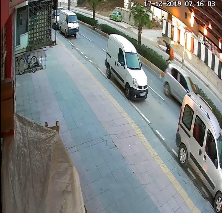 Minibüse yetişmek isterken ölümle burun buruna geldi! G2