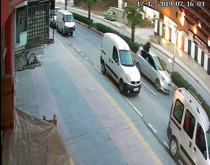 Minibüse yetişmek isterken ölümle burun buruna geldi! G3