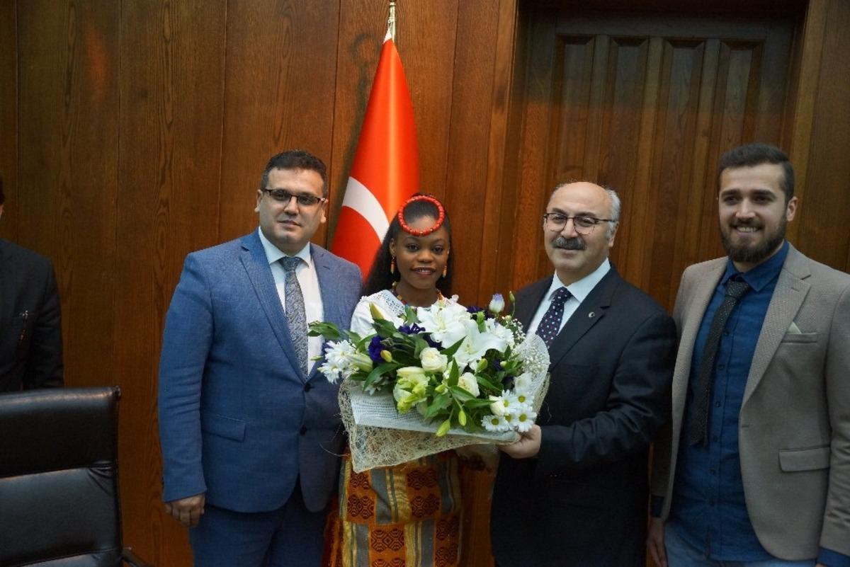 G&ouml;&ccedil;menler&rsquo;den Vali K&ouml;şger&rsquo;e ziyaret