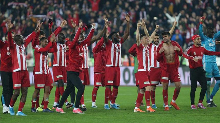 Sivasspor b&uuml;t&ccedil;e y&ouml;netiminde de zirvede