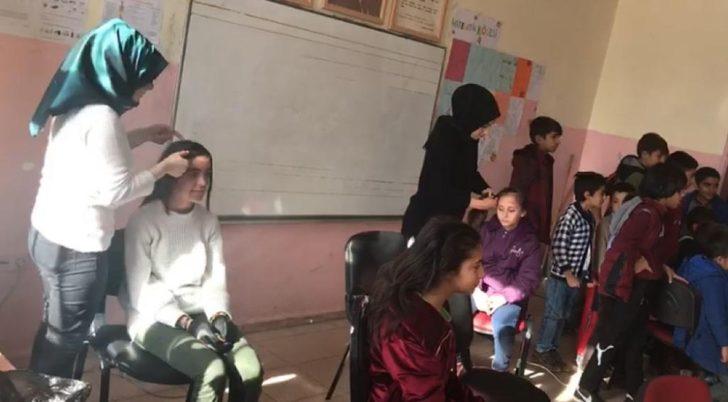 Öğrencileri tıraş edip bot hediye etti G3