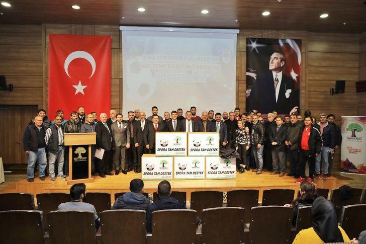 Şehitkamil’de sporculara mont desteği G5