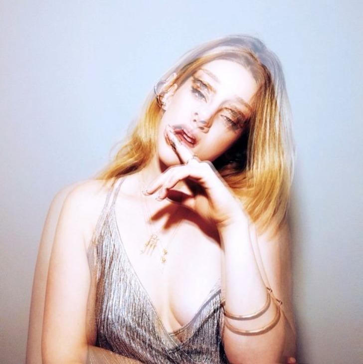 Mucize Doktor'un Açelya'sı Hayal Köseoğlu göğüs dekoltesiyle eleştiri topladı G2