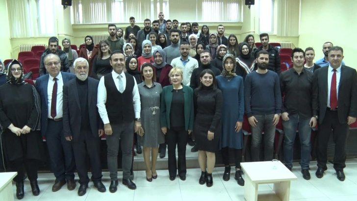 İş kadını Prof.Dr. Açık, öğrencilerle buluştu G4