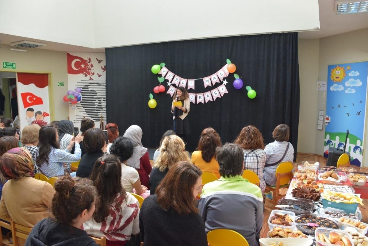 Minik &ouml;ğrenciler yerli malı haftasını kutladı