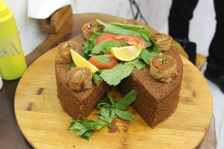 Çiğ köfteden pasta yaptı! Düğünü için sipariş vermeyi düşünen bile var G1