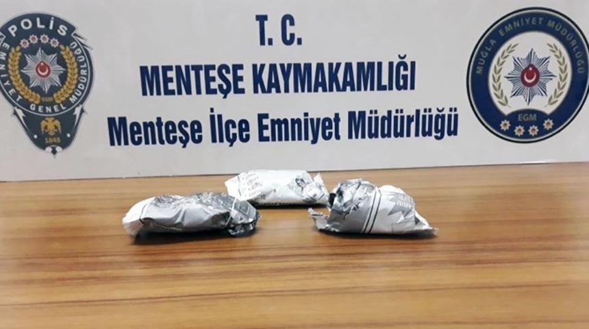 Uygulama noktasında uyuşturucu ele geçirildi