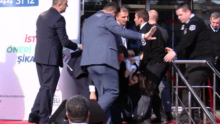 Kılıçdaroğlu'nun katıldığı törende hareketli dakikalar! Korumalar müdahale etti G1