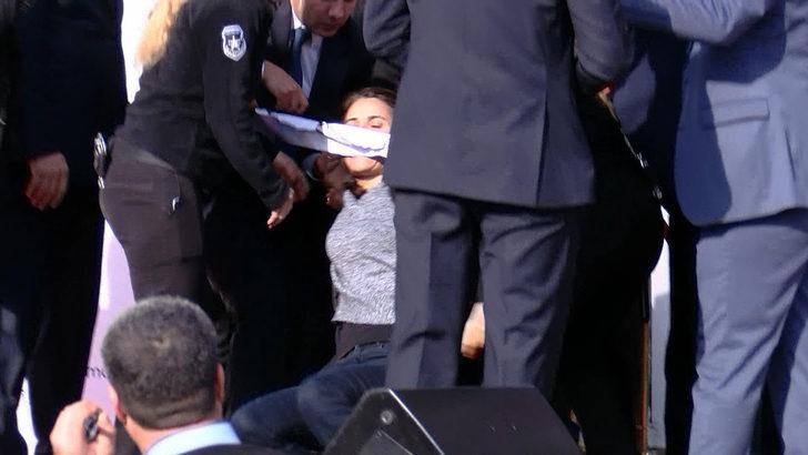 Kılıçdaroğlu'nun katıldığı törende hareketli dakikalar! Korumalar müdahale etti G5