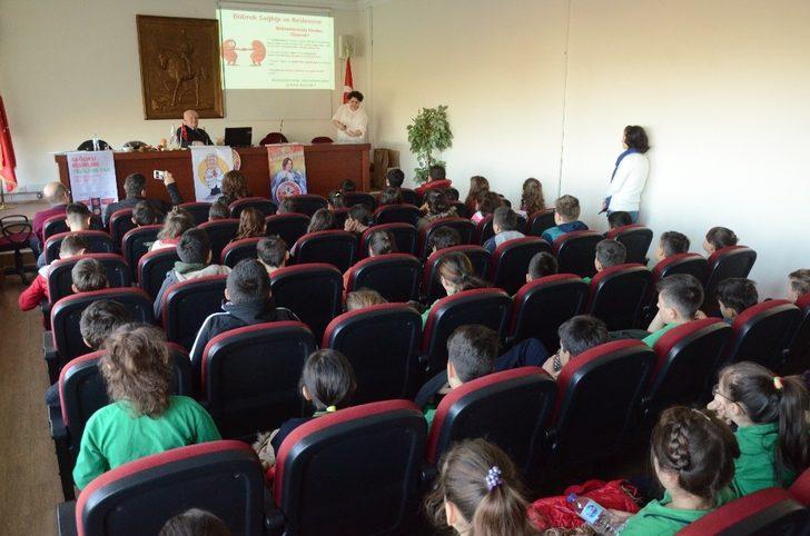 Türk Böbrek Vakfı Başkanı Timur Erk: “3 milyon obezitenin yüzde 60’ını çocuklar oluşturuyor” G1