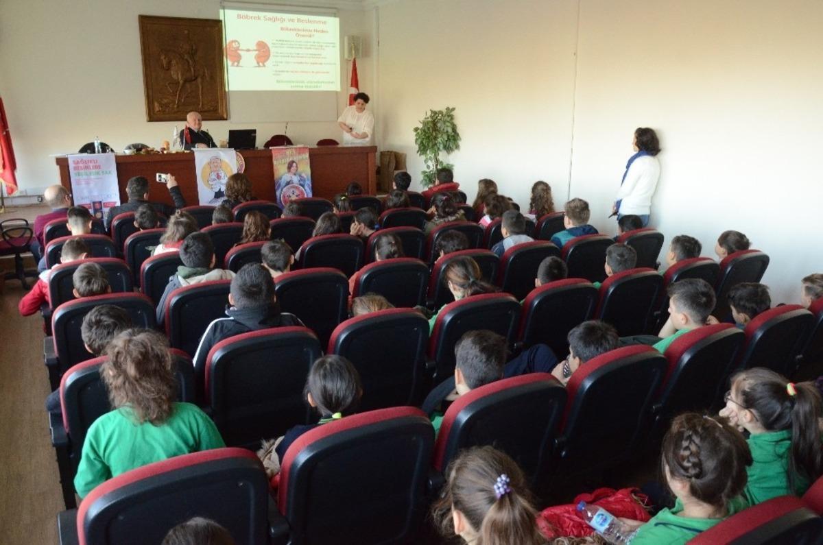 T&uuml;rk B&ouml;brek Vakfı Başkanı Timur Erk: &ldquo;3 milyon obezitenin y&uuml;zde 60&rsquo;ını &ccedil;ocuklar oluşturuyor&rdquo;