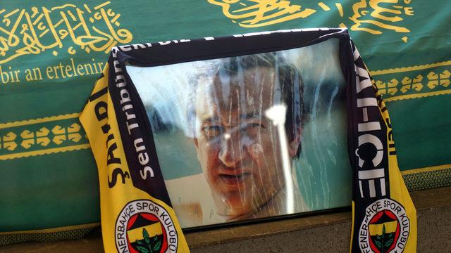 Usta yönetmen Tunç Başaran son yolculuğuna uğurlandı