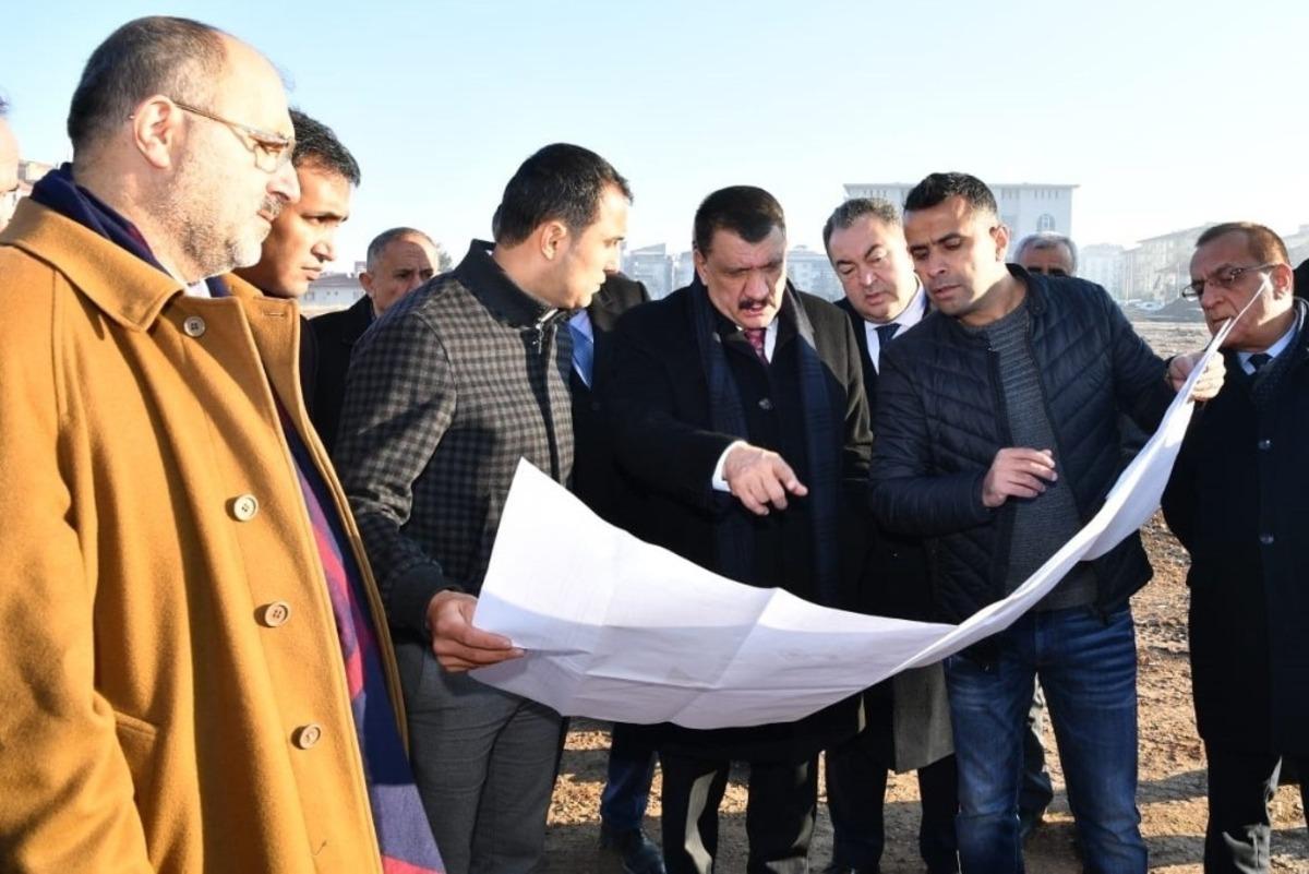 Başkan G&uuml;rkan, Millet Bah&ccedil;esinde inceleme yaptı