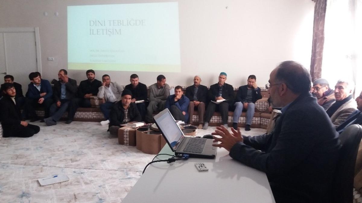 Dicle&rsquo;de dini tebliğde iletişim semineri