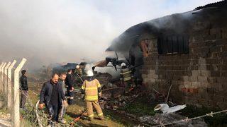 GÜNCELLEME - İzmir'de mobilya tesisinde yangın