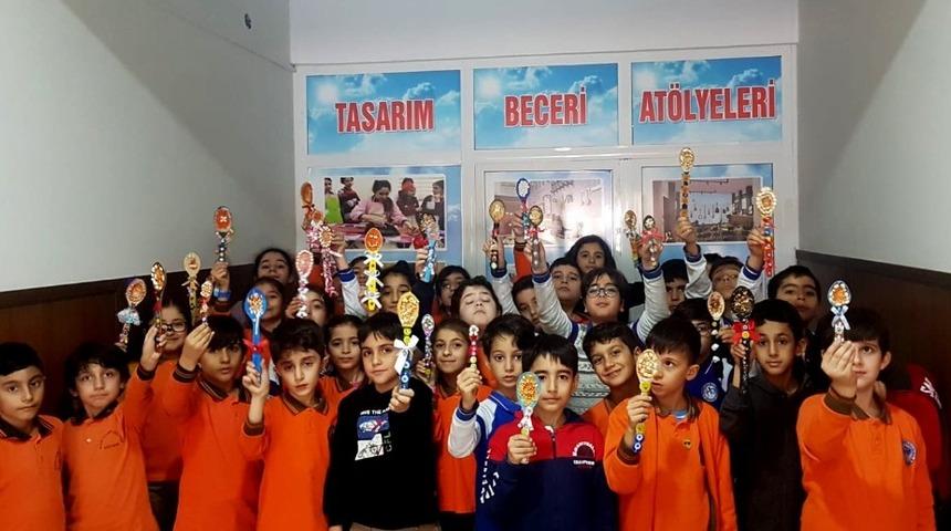 Yerli Malı Haftasında kaşık s&uuml;sleme etkinliği