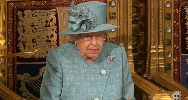 Kraliçe meclisi açtı: İlk hedef Brexit! G1