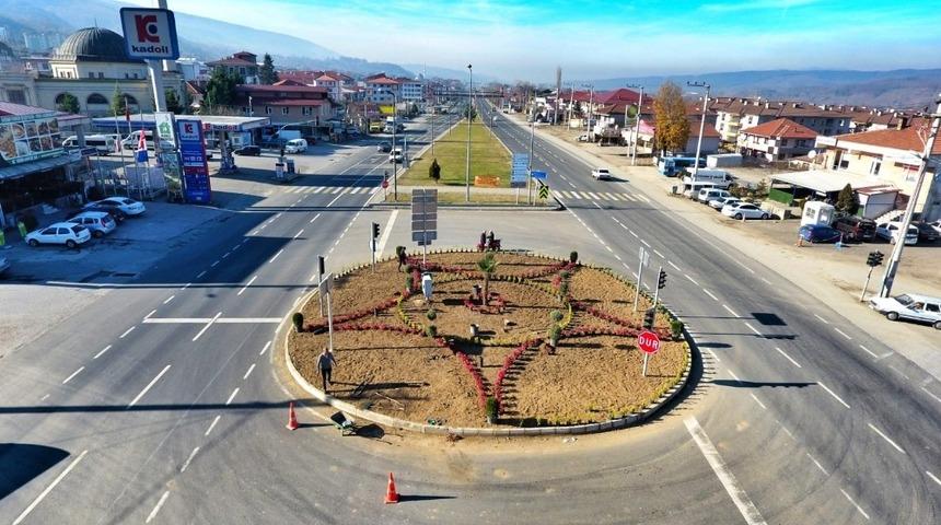 Kaynaşlı rengarenk &ccedil;i&ccedil;ek a&ccedil;tı