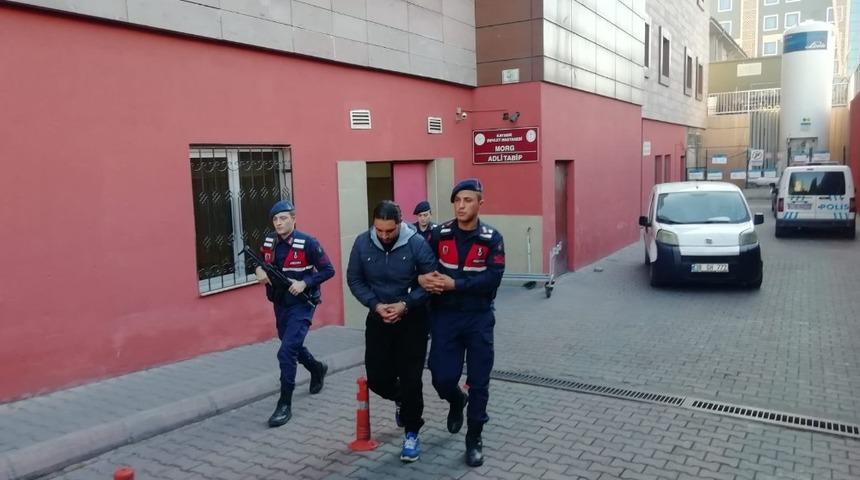 Kayseri’de yakalanan 2 DEAŞ’lı adliyeye sevk edildi