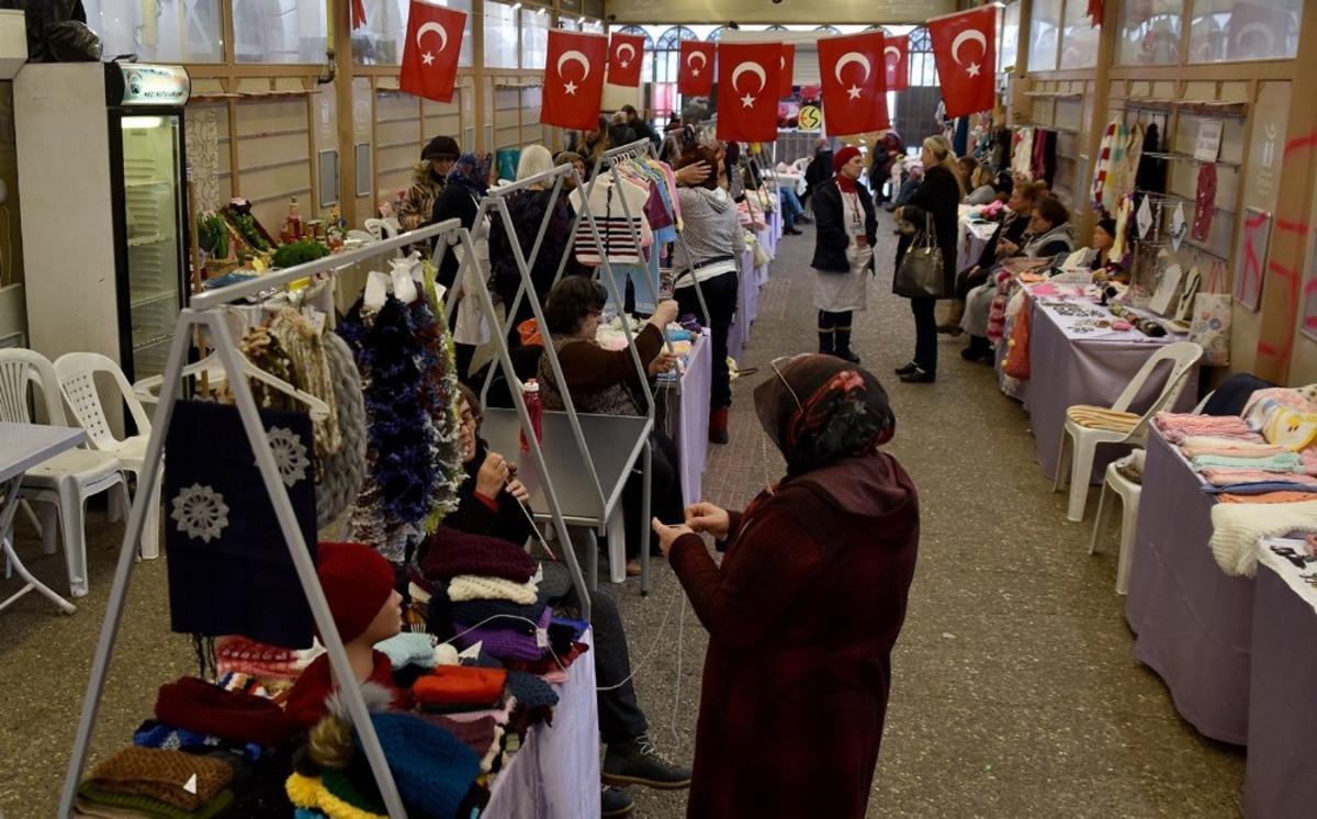 Hanımeli Sokak&rsquo;ta yılbaşı yoğunluğu