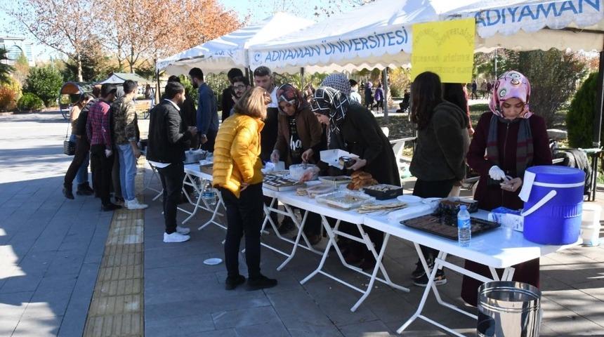 &Uuml;niversite &ouml;ğrencilerinden arkadaşlarına vefa