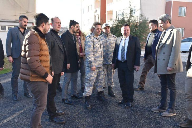 Bağlar Belediyesi 8. Ana Jet Üs Komutanlığı alanını asfaltladı G1