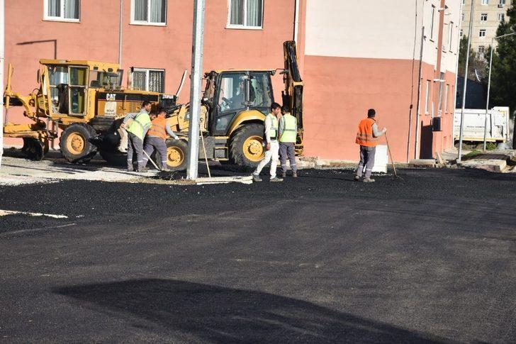 Bağlar Belediyesi 8. Ana Jet Üs Komutanlığı alanını asfaltladı G3