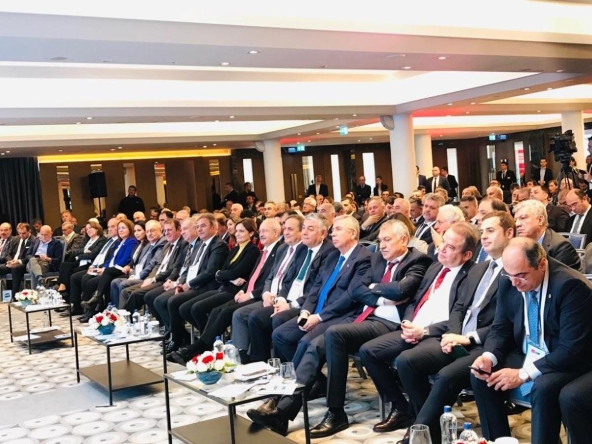 Başkan Mehmet Oktay turizm zirvesine katıldı