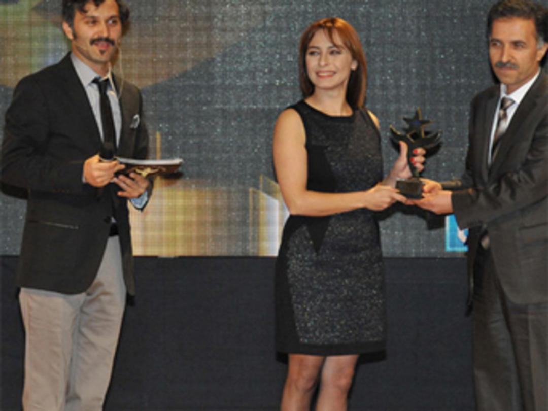 Beyaz'ın anısı g&uuml;ld&uuml;rd&uuml;