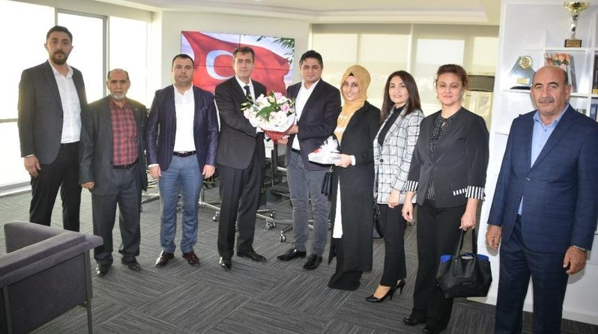 AK Parti Aliağa&rsquo;dan ilk ziyaret Başkan Acar&rsquo;a