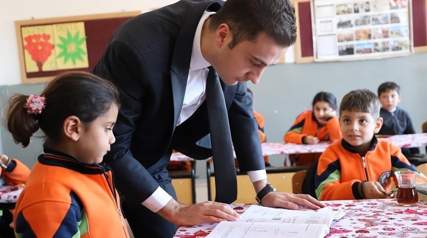 Kaymakam Kırçuval’dan öğrencilere yakın ilgi