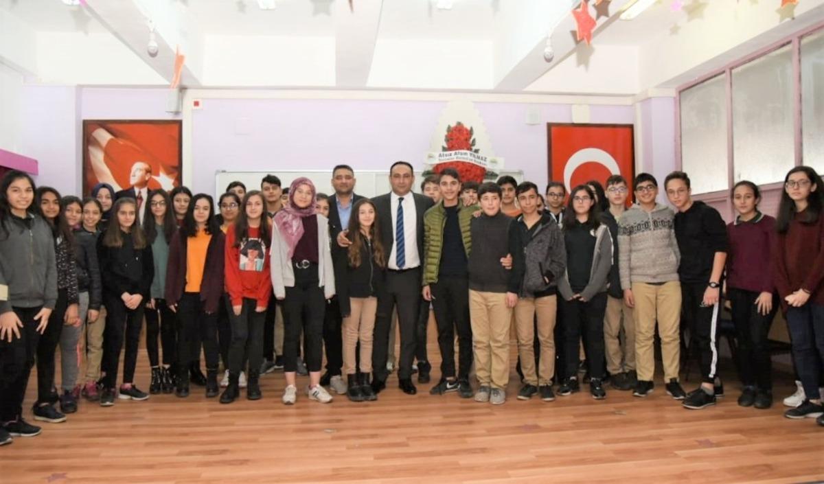 Başkan Yılmaz, kariyer g&uuml;nlerinde &ouml;ğrencilerle buluştu