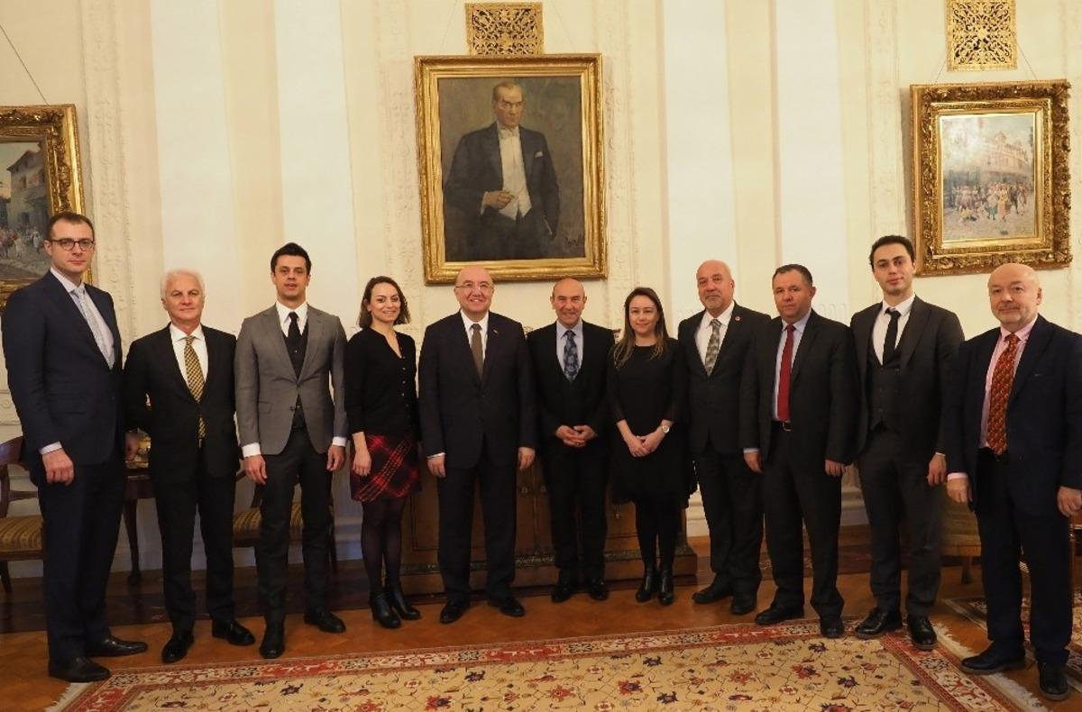 İzmir-Moskova ilişkileri g&uuml;&ccedil;leniyor