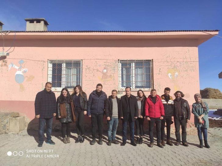 TÜRSAB’tan öğrencilere giyim yardımı G2