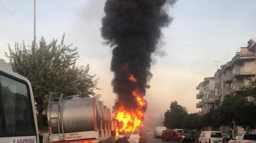 Alev alan &ouml;ğrenci servisi bomba gibi patladı