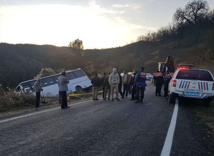 Kastamonu'da yolcunun sürücünün üzerine düşmesi sonucu otobüs devrildi G1
