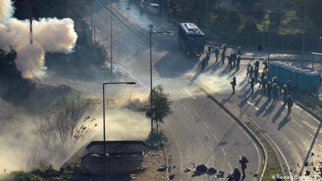 Sisam Adası'nda sığınmacılara polis müdahalesi