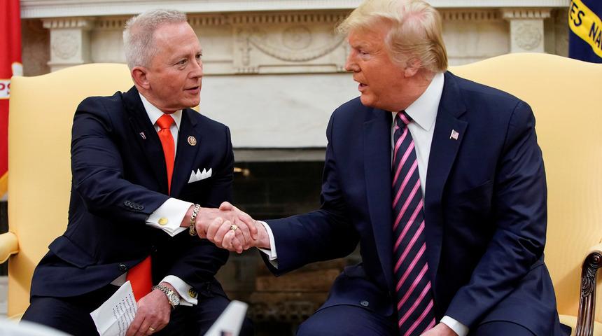 Trump 'Büyük bir duyurumuz var' diyerek açıkladı: Demokrat Jeff Van Drew, Cumhuriyetçi Parti'ye geçti