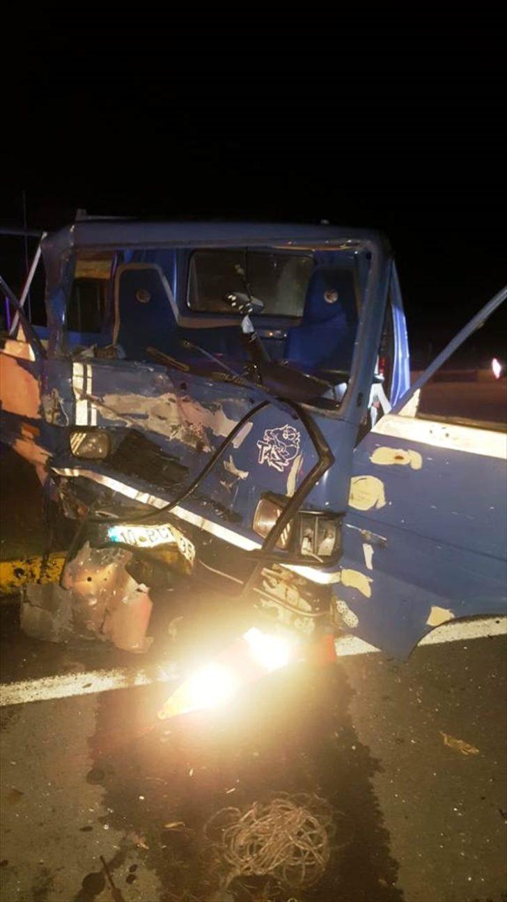 Alkollü sürücünün kullandığı kamyonet, trafik denetimi için bekleyen araçlara çarptı: 6 yaralı G2