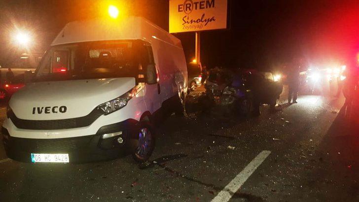 Alkollü sürücünün kullandığı kamyonet, trafik denetimi için bekleyen araçlara çarptı: 6 yaralı G4