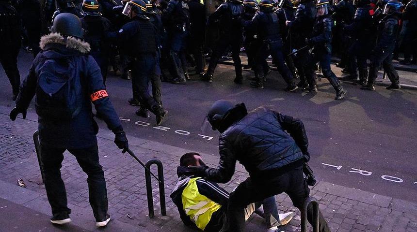 'Sarı yelekli'ye tokat atan polise 4 ay tecilli hapis ve bin euro para cezası