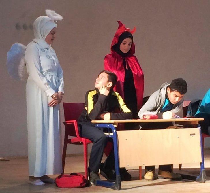 Kütahya’da ortaokul öğrencilerinden ‘Tiyatral Etkinlik’ G2