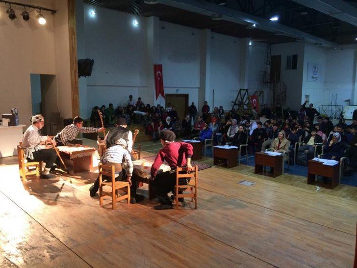 Kütahya’da ortaokul öğrencilerinden ‘Tiyatral Etkinlik’ G4