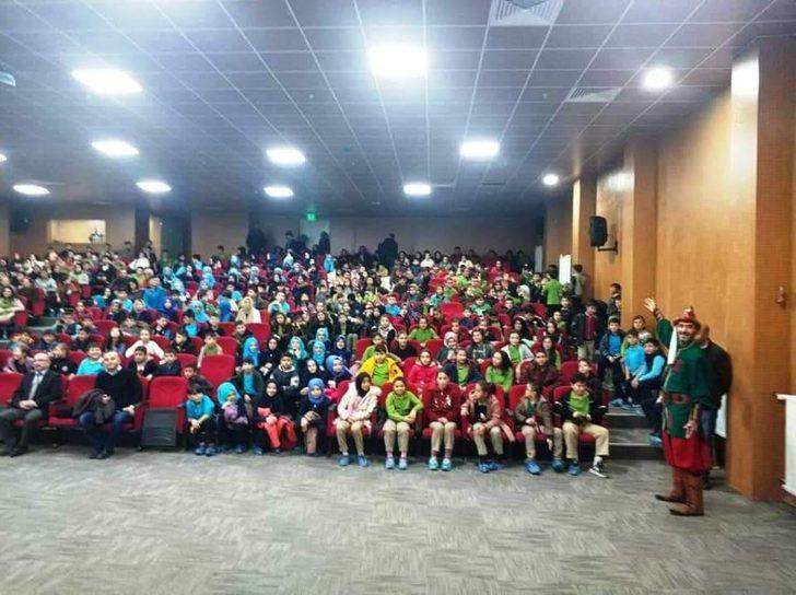 İHH Hisarcık’ta öğrencilere ‘Her Sınıfın Bir Yetim Kardeşi’ projesi tanıtıldı G1