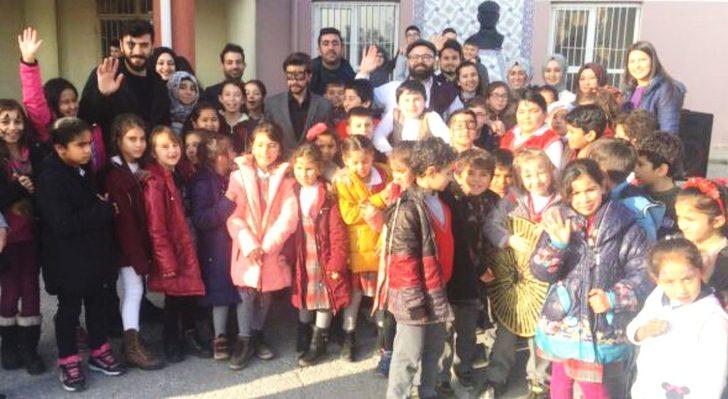 DPÜ’lü öğrencilerden ilkokula müzik sınıfı G3